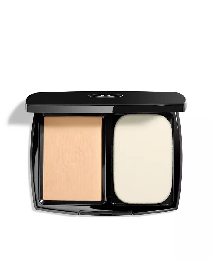 

Компактное тональное средство Ultra Le Teint Chanel, B20