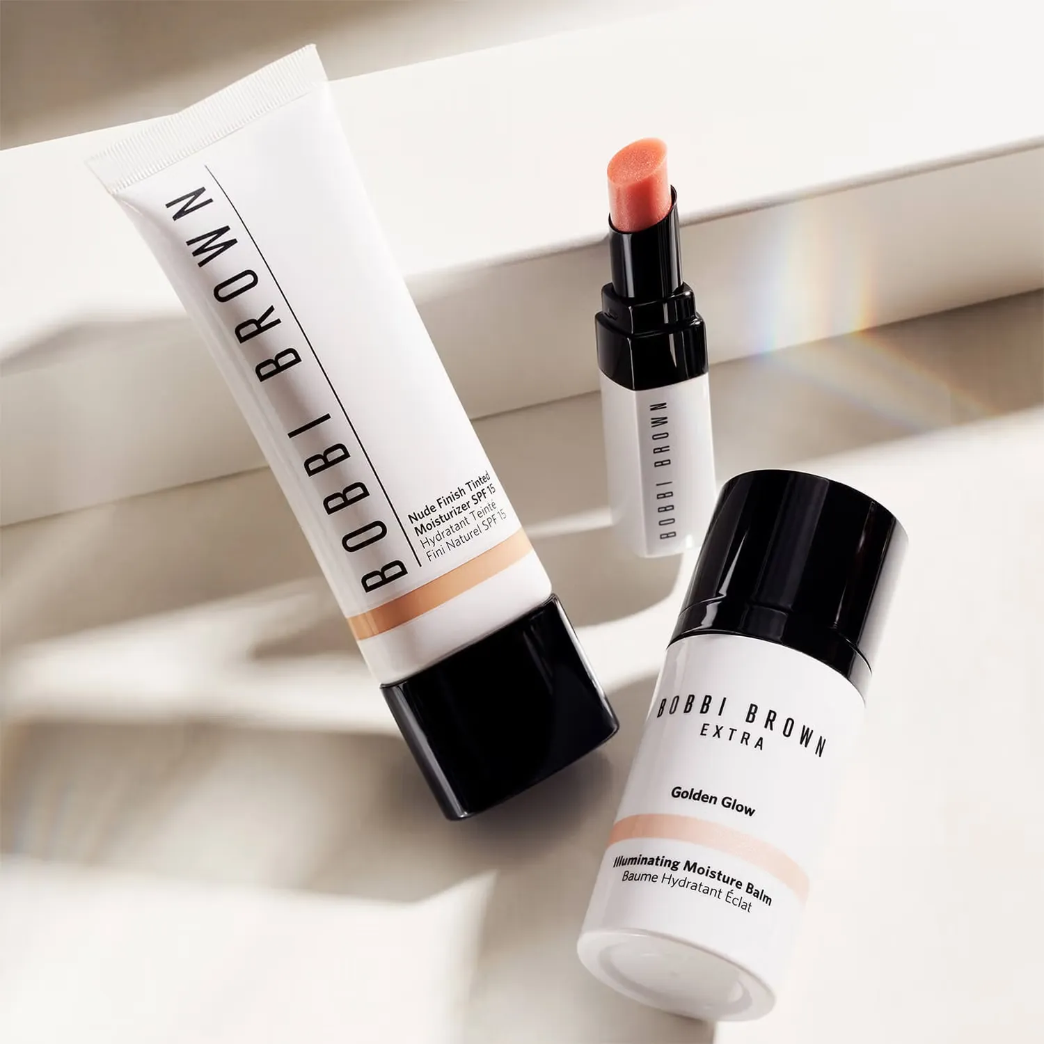 SPF15 Nude Finish Тональный увлажняющий крем, насыщенный, 12 мл Bobbi Brown — фото 4