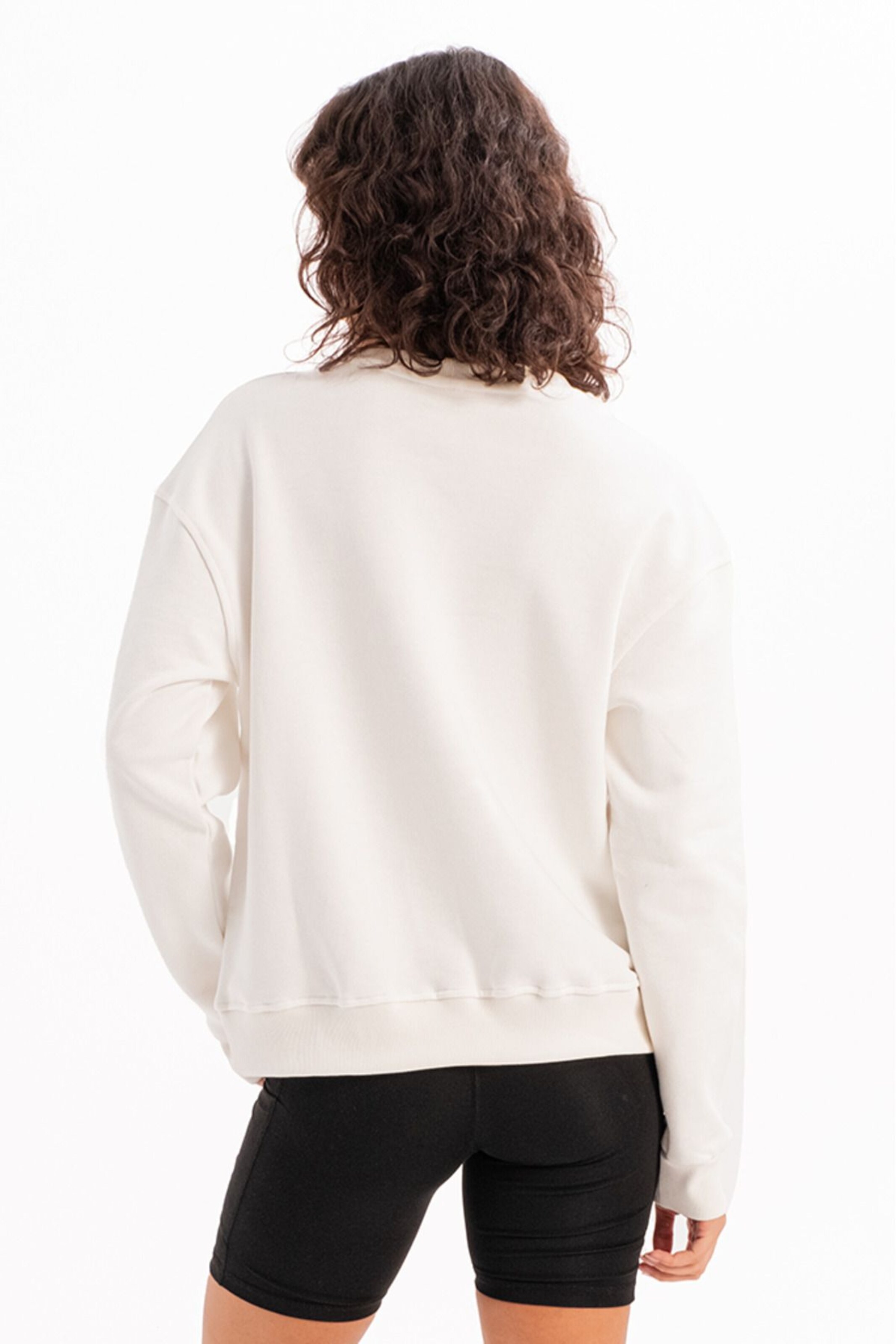 

Justever Свитшот в белом цвете