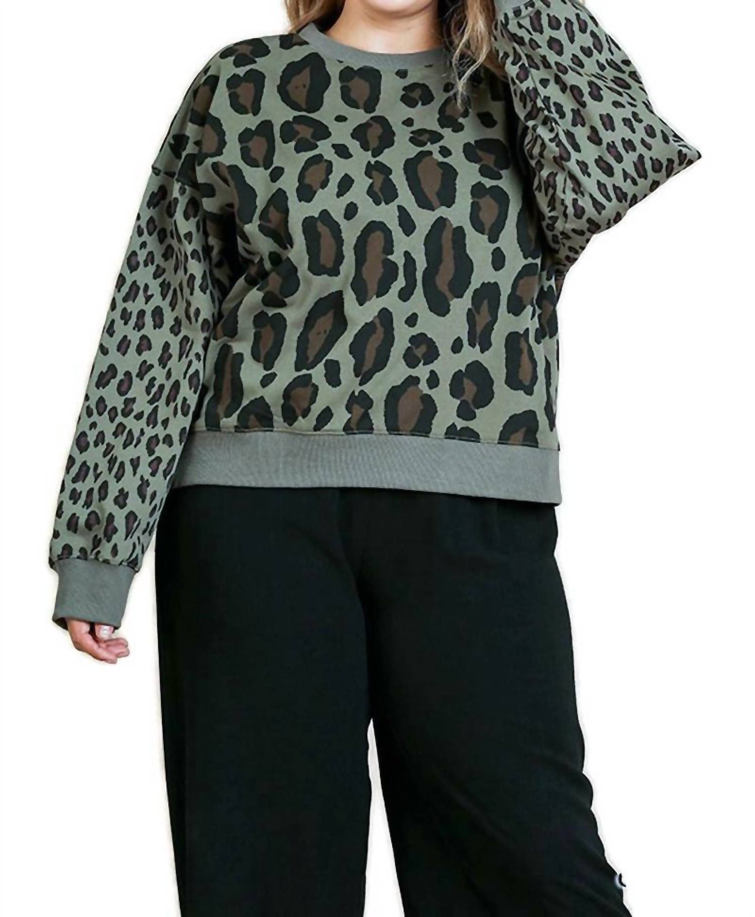 

Свитер Wild Leopard в оливковом миксе umgee