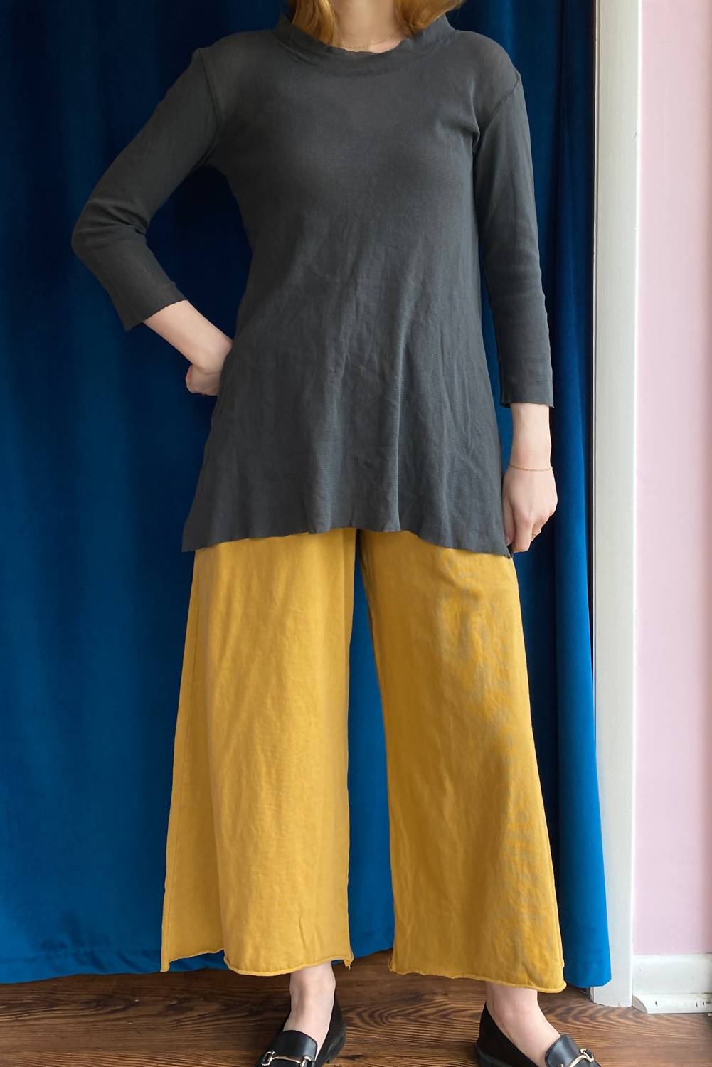 

Длинная легкая туника с длинным рукавом в цвете антрацит Cynthia Ashby, Charcoal