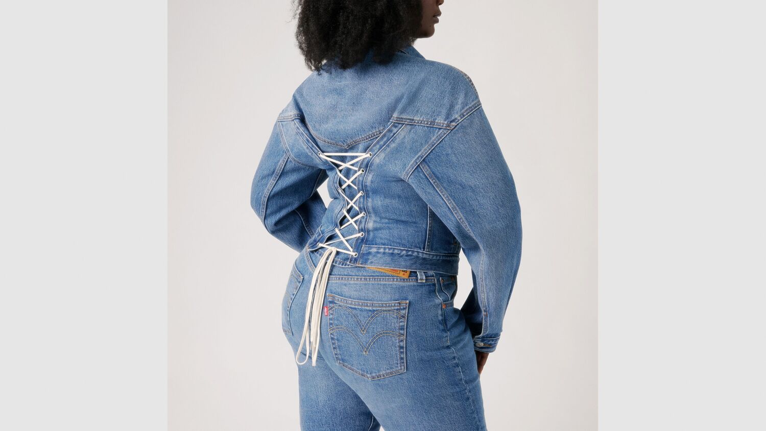 

Куртка дальнобойщика Beyoncé X Levi's Levi's, Laced Up - Medium Wash