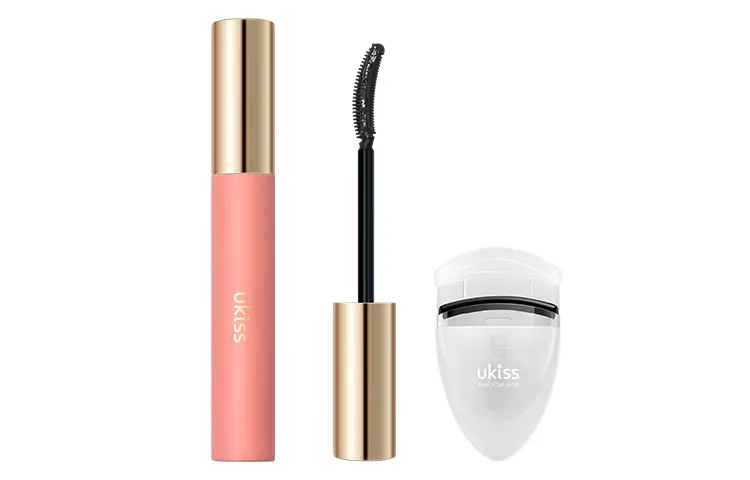 

Набор косметики для женщин UKISS