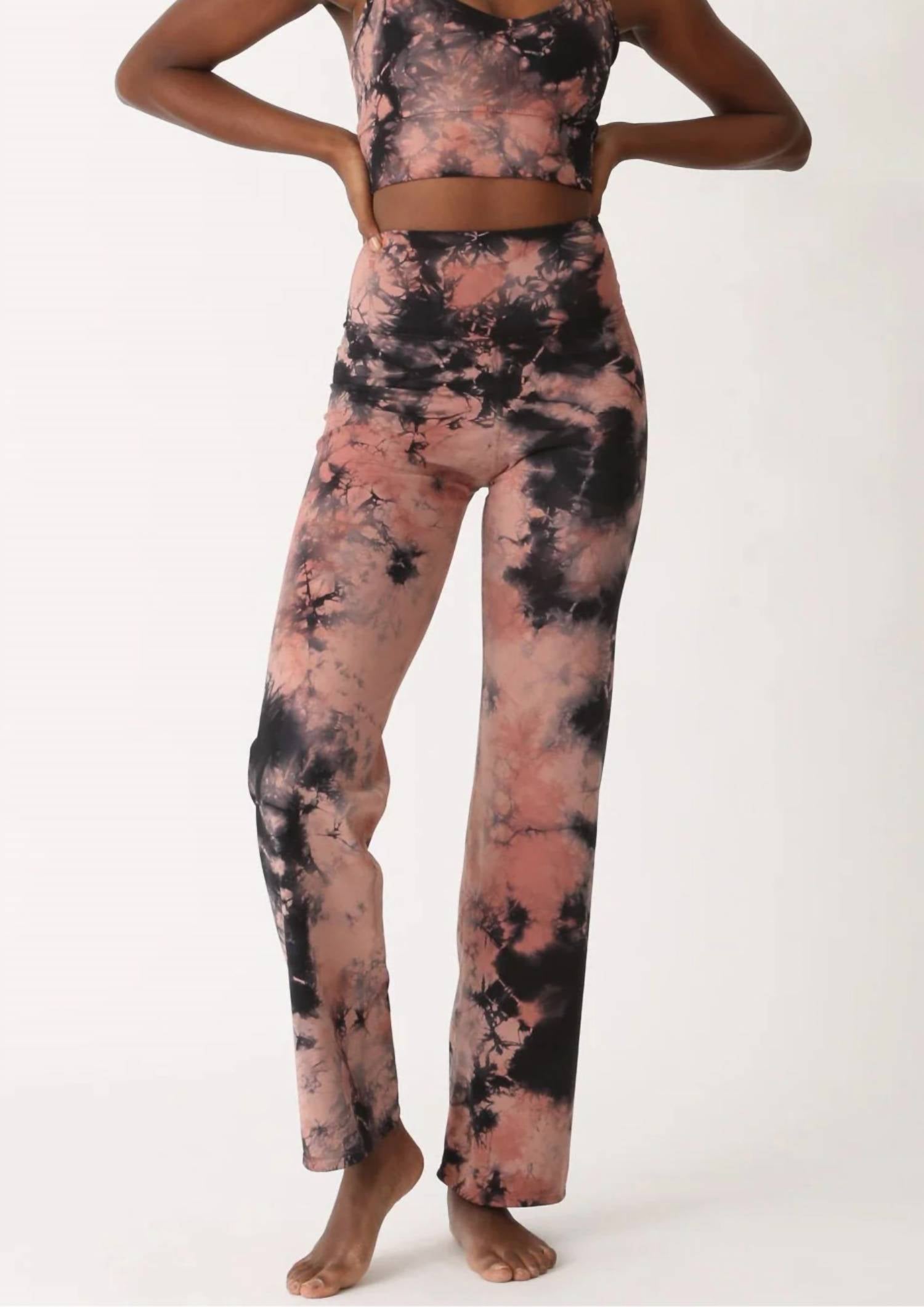 

Эла Slim Fit Брюки для отдыха в цвете Amber/Onyx Electric & Rose, Amber/Onyx