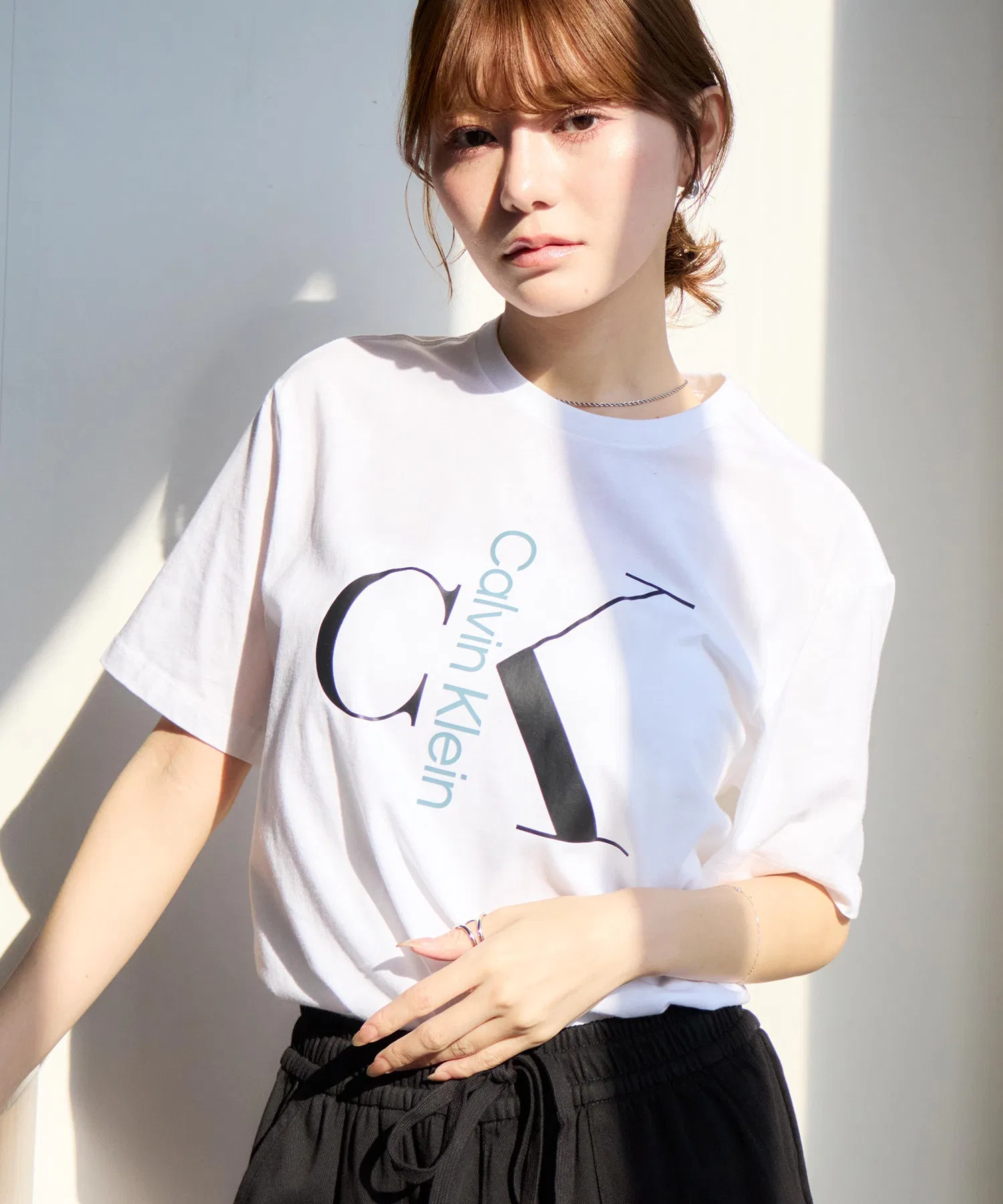 Унисекс футболка Calvin Klein с логотипом, белая