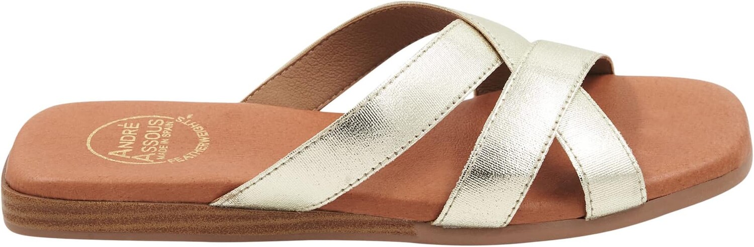 Сандалии Andre Assous Koral Featherweight Flat Sandal, цвет Platino — фото 4