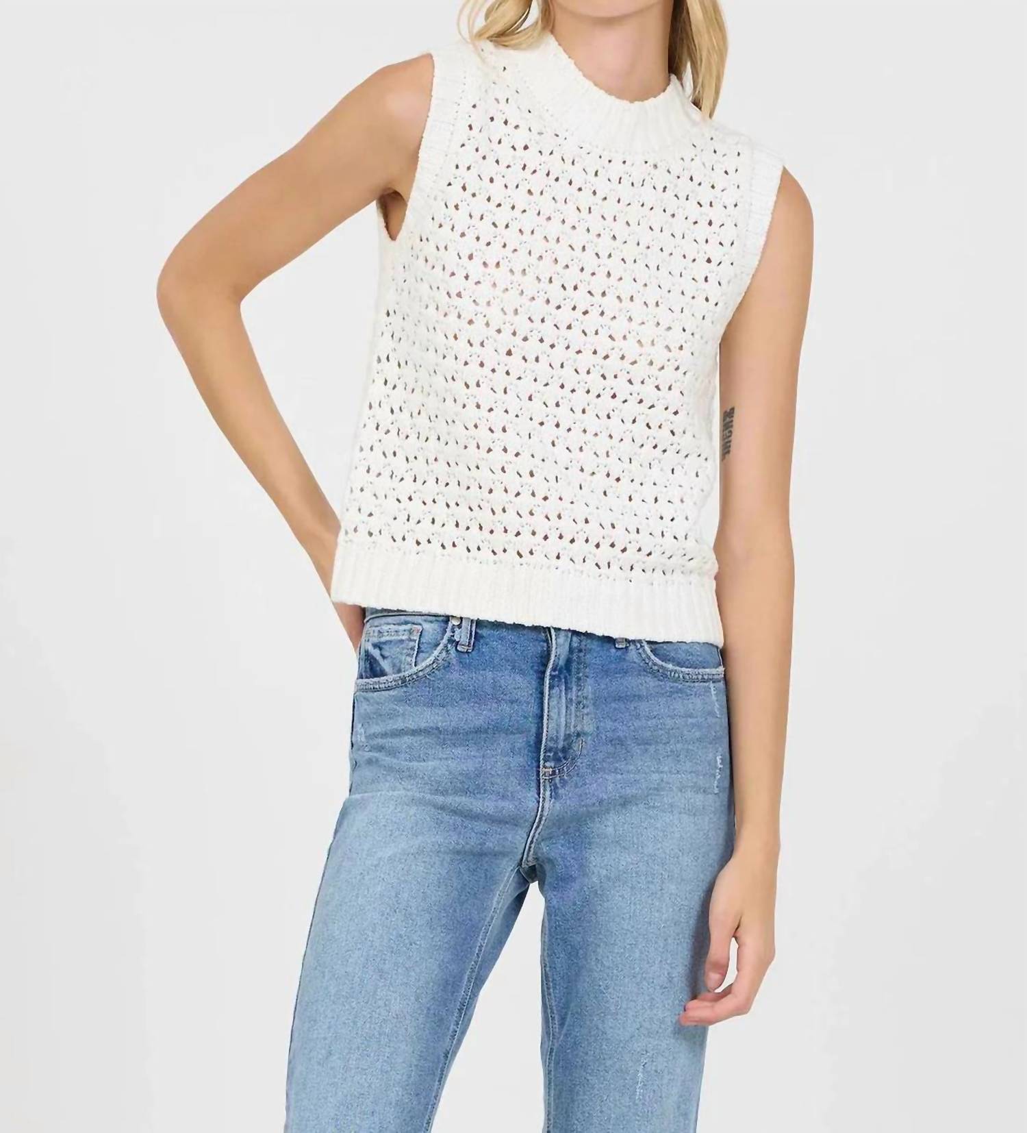 

Жилет Carver Mock Neck белого цвета Stitches & Stripes