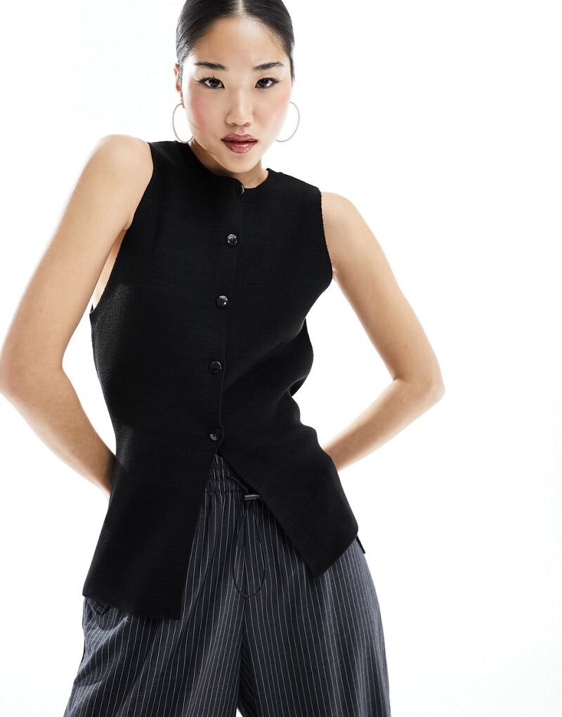 

ASOS DESIGN – Черный вязаный жилет с круглым вырезом и разрезом спереди