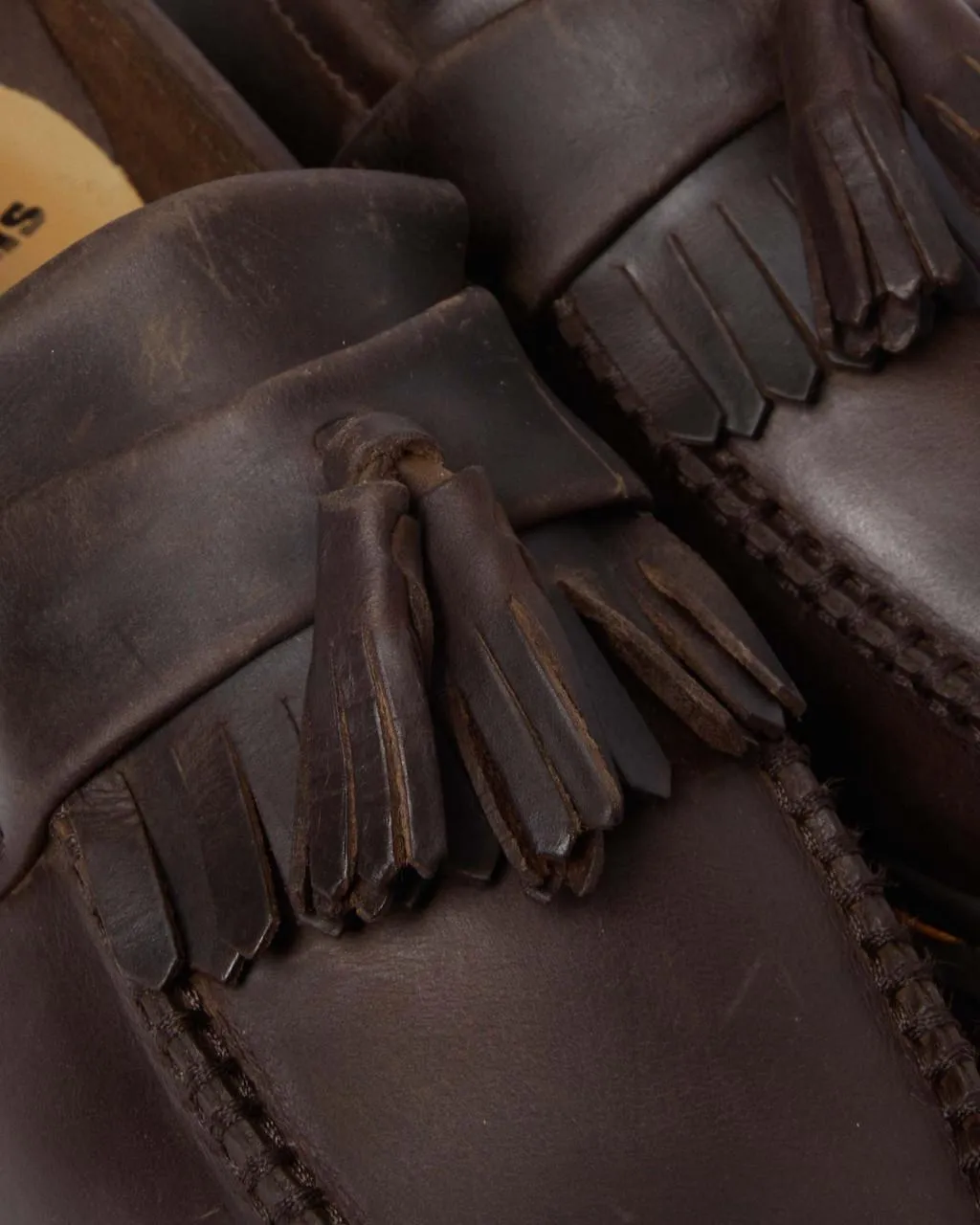 Dr. Martens Adrian Crazy Horse Кожаные лоферы с кисточками, цвет Dark Brown — Crazy Horse — фото 3