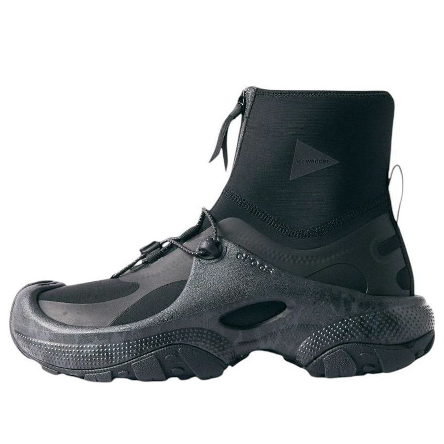 

Кроссовки Crocs x END x and wander Trail Break 2 'Black', черный