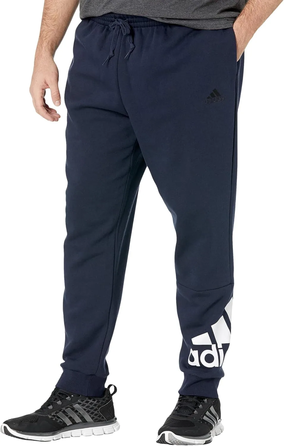 Adidas Big & Tall брюки с большим логотипом и суженными манжетами из флиса, белый