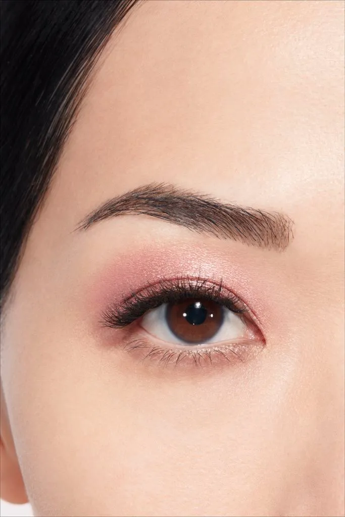 Жидкие тени для век Chanel Ombre Première Laque Longwear, 26 Quartz Rose, 6 мл — фото 3