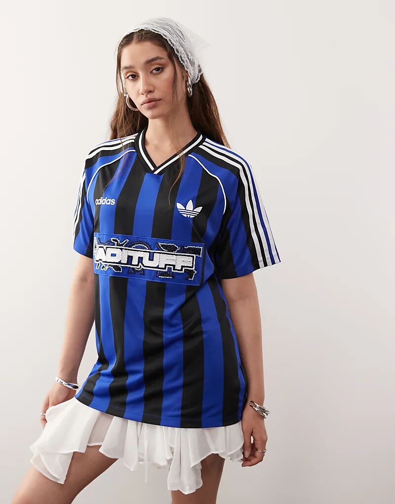 

Летняя футболка adidas Originals синего цвета