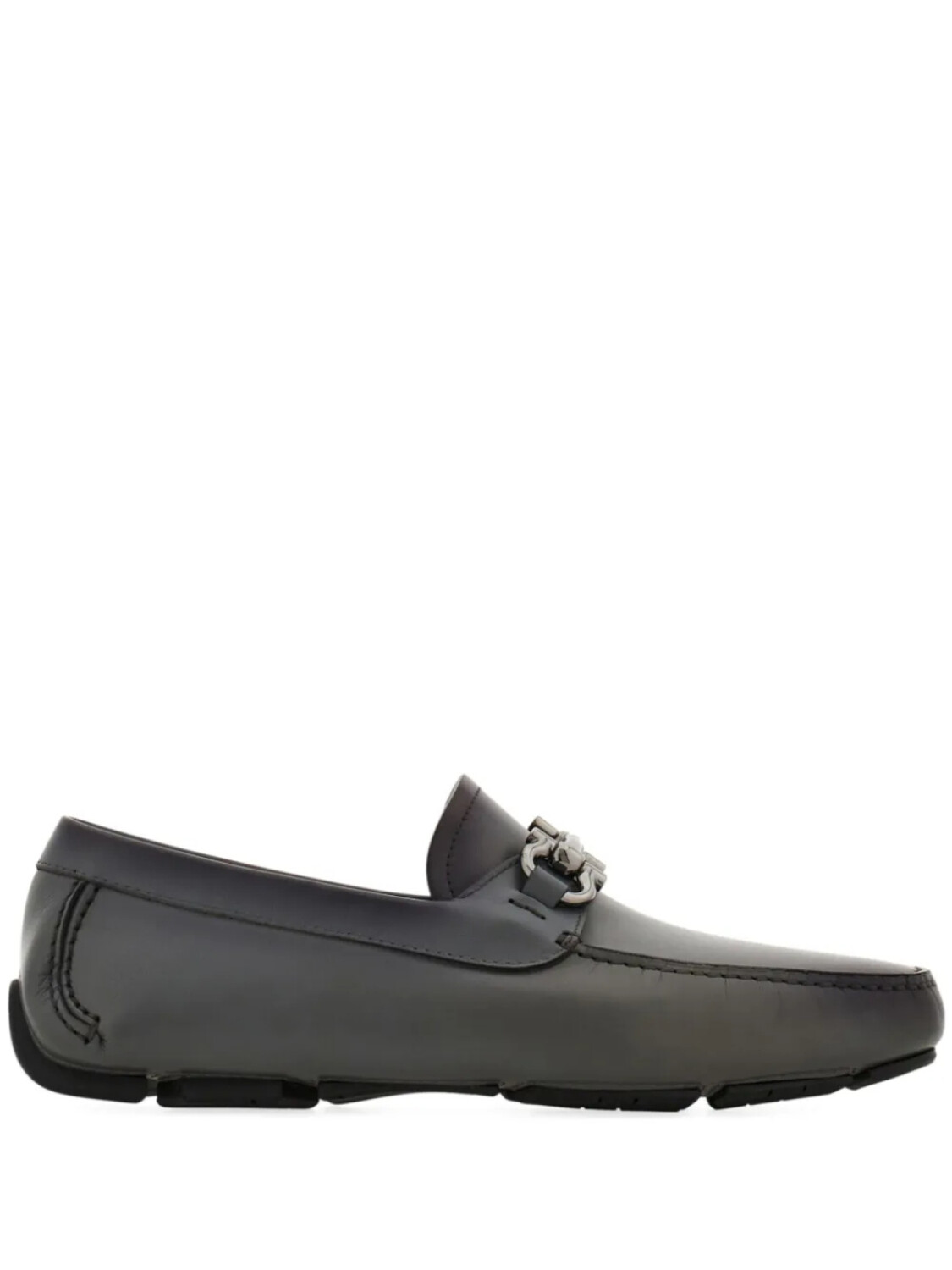 

Ferragamo лоферы с декором Gancini, серый