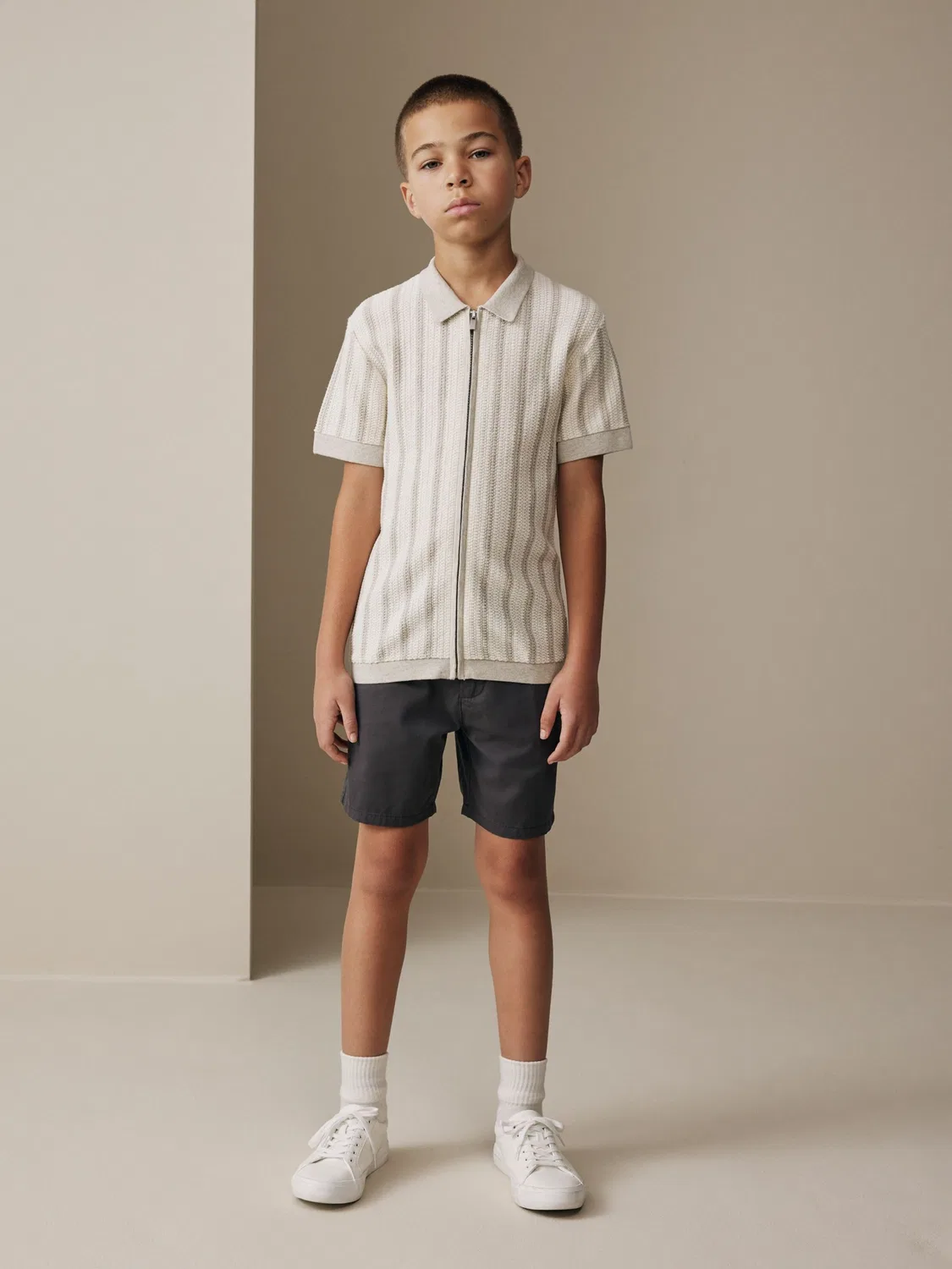 Рубашка на пуговицах стандартного кроя Next, Wool White — фото 4