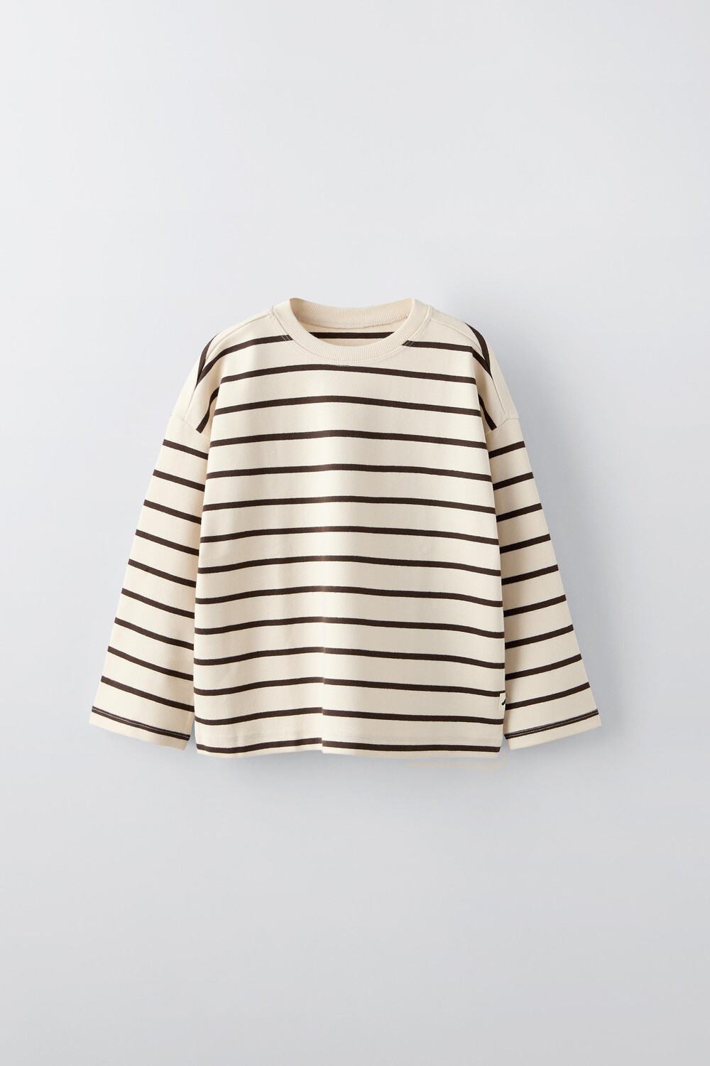 

Полосатая футболка с этикеткой ZARA, экрю