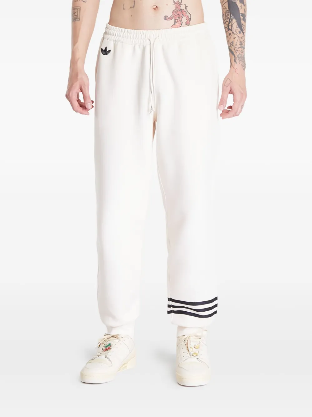 

Спортивные брюки с манжетами в полоску Adidas, белый