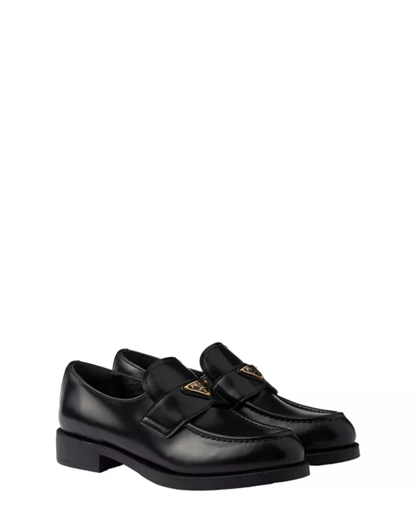 Женские лоферы из матовой кожи Prada, черный