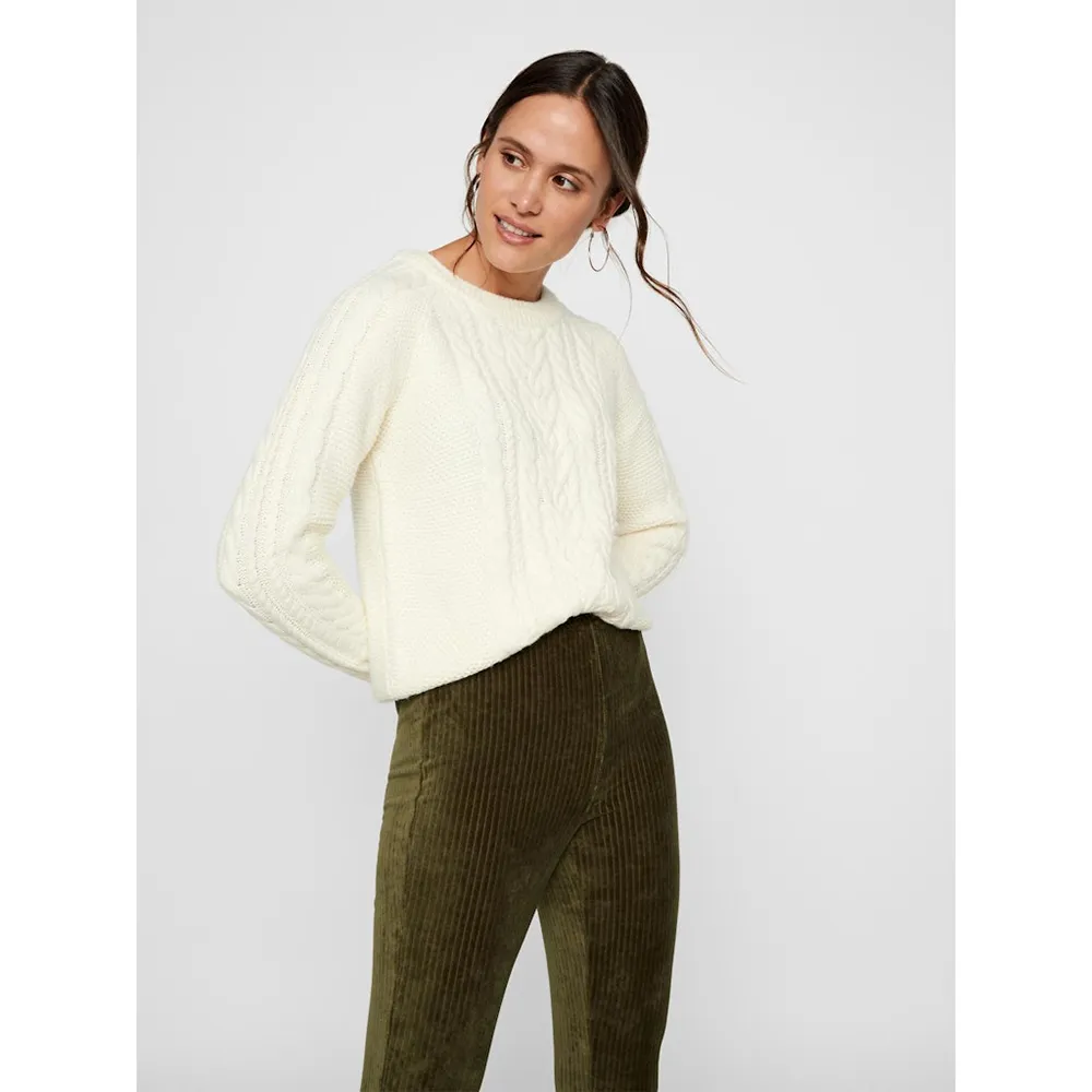 

Свитер Vero Moda Priya Petite, белый