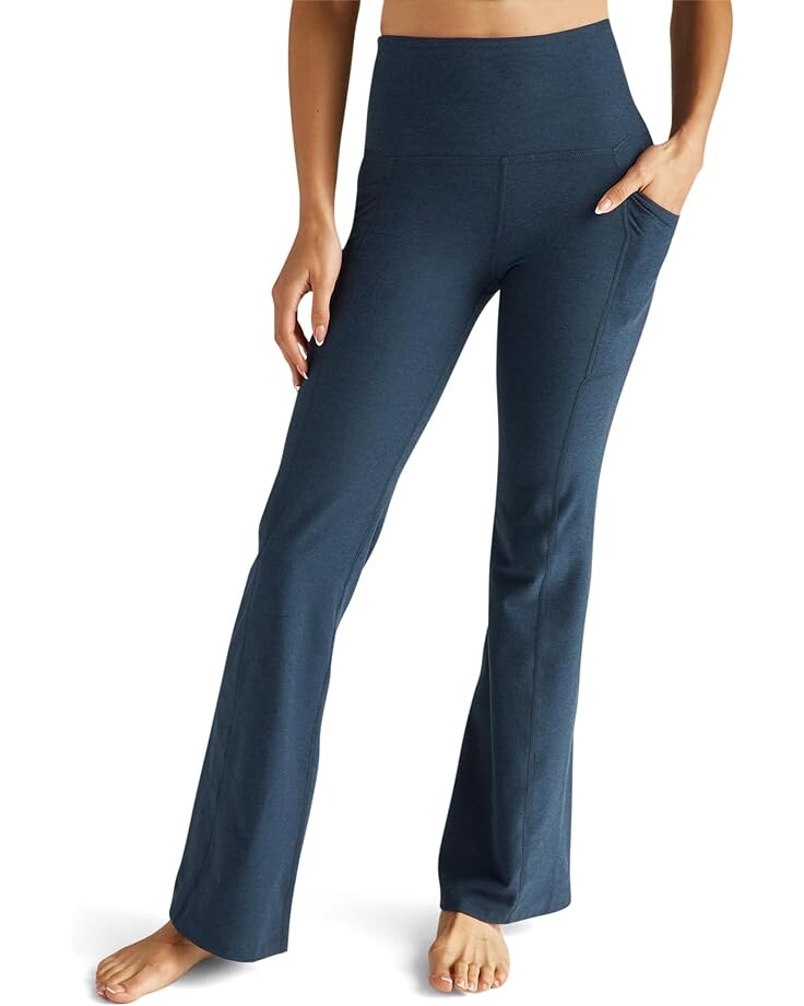 

Брюки Beyond Yoga Spacedye Versatility Pocket Bootcut, цвет Nocturnal Navy