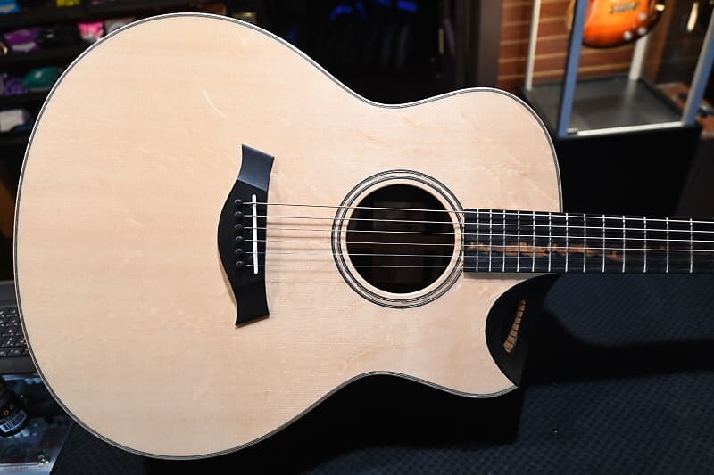 

Акустическая гитара Taylor Custom GS Grand Symphony Catch #36 Bearclaw Sitka Spruce/Rosewood #3136