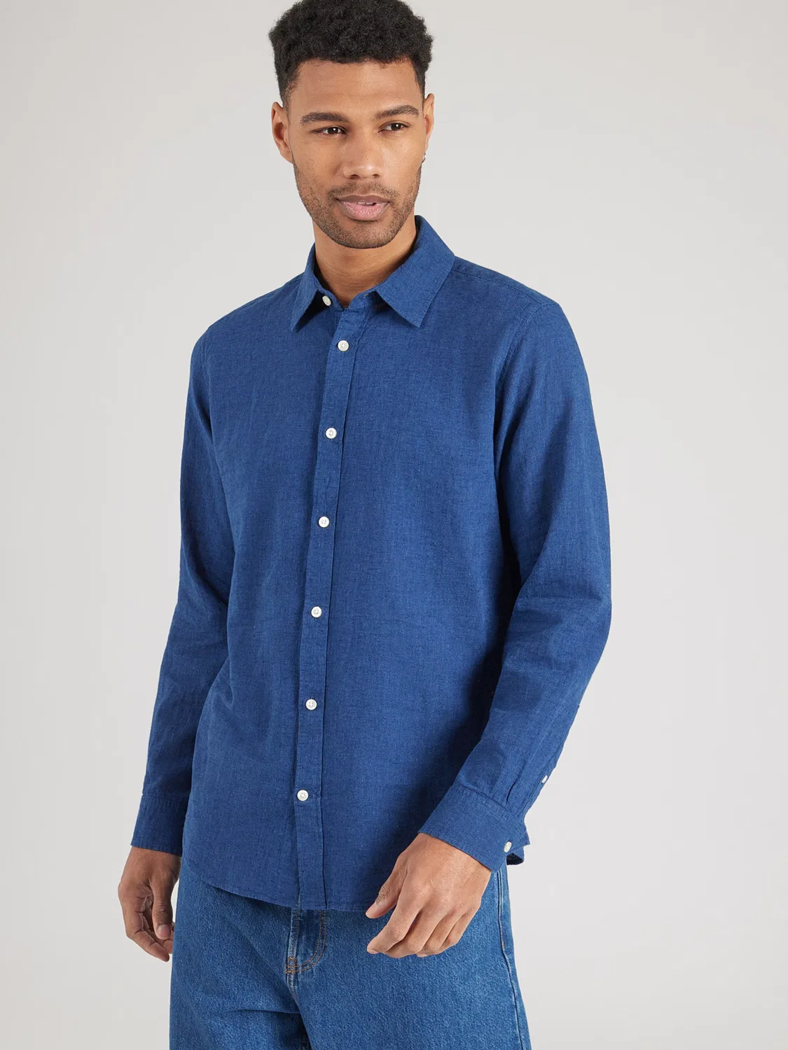 Рубашка Gap Regular fit на пуговицах, цвет генциана — фото 2