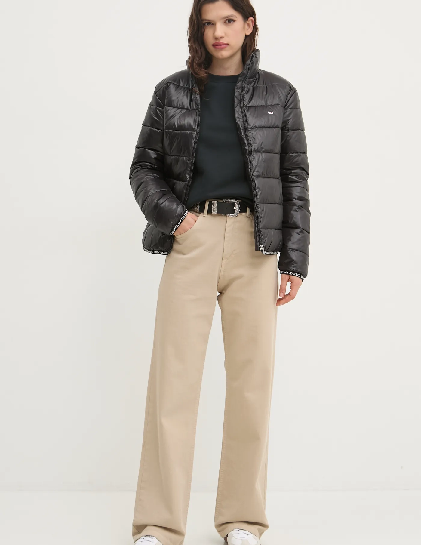 

Куртка Tommy Jeans, черный