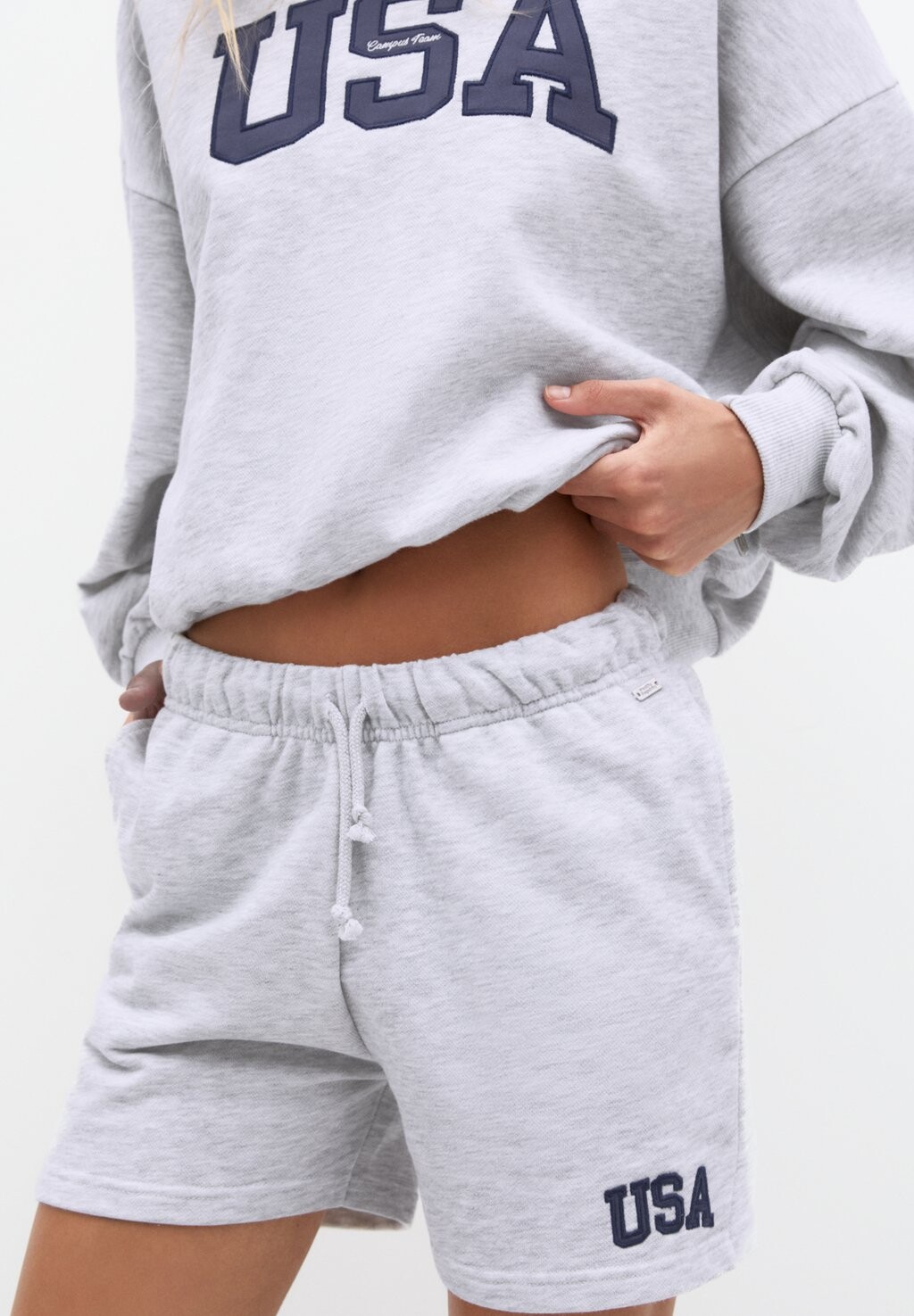 

Спортивные брюки USA PULL&BEAR, серый