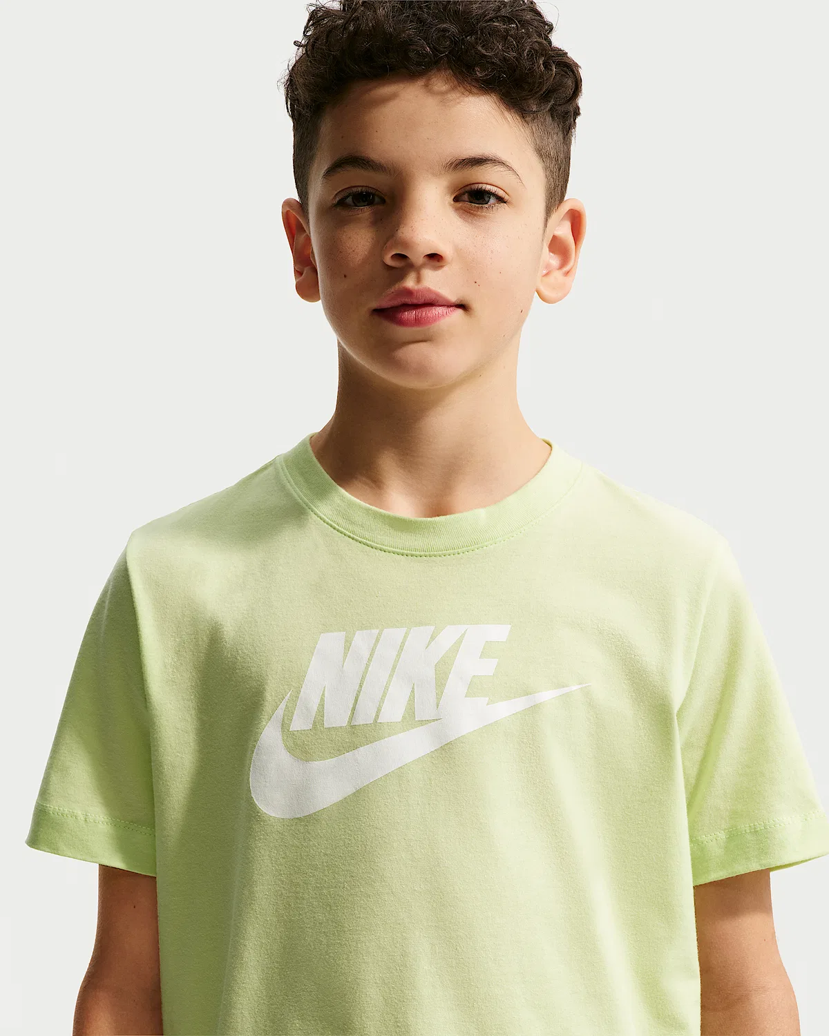 Детская футболка Nike Sportswear, Light Liquid Lime — фото 3