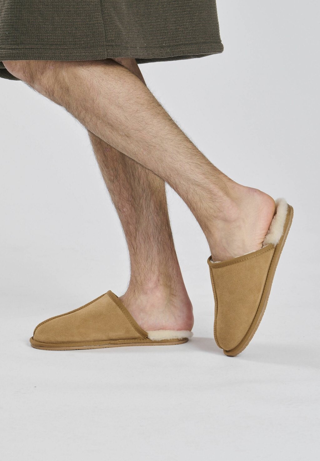 

Мулы SHEEPSKIN MULE Loungeable, коричневый
