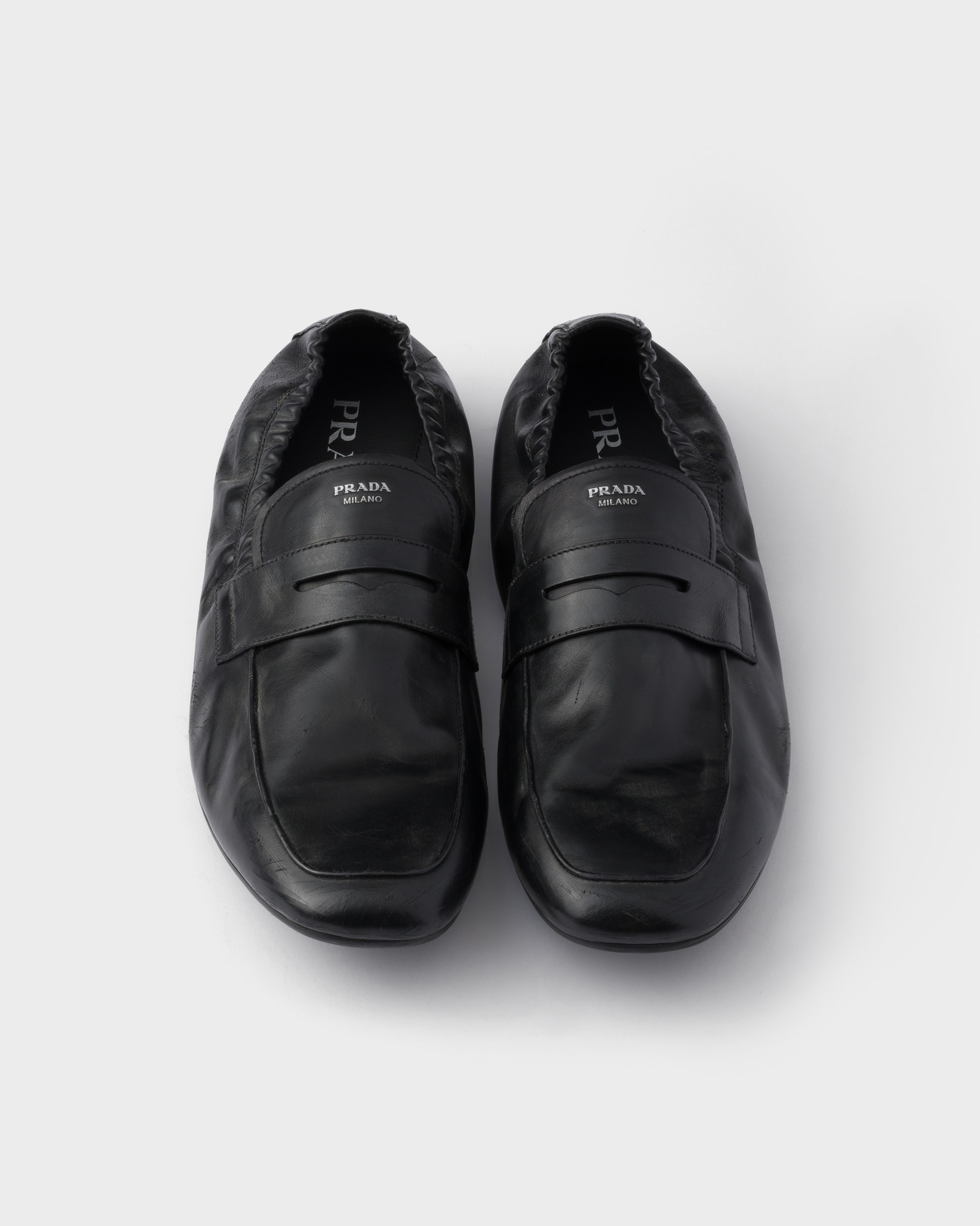 Лоферы Shuffle из состаренной кожи Prada, черный — фото 4