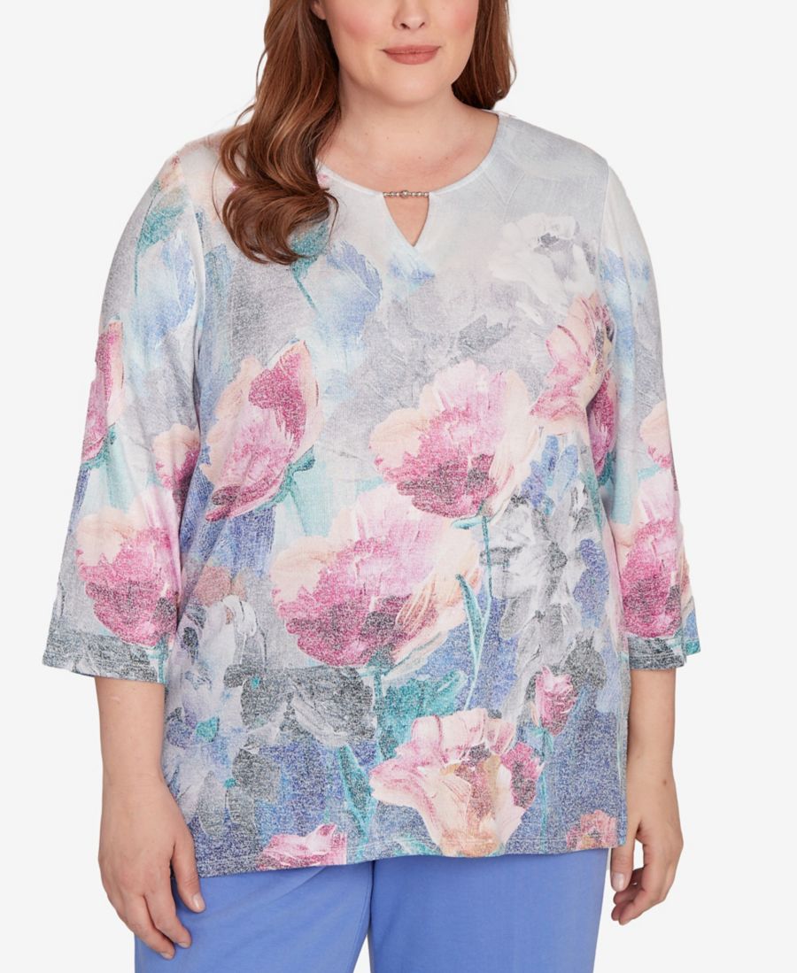 

Топ больших размеров в повседневном стиле с цветочным принтом, бисером и разрезом на шее Alfred Dunner, Grey Multi