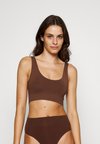 

Удлиненный бюстгальтер INVISIBLE BRALETTE SEAMLESS BARE SCOOP Organic Basics, коричневый