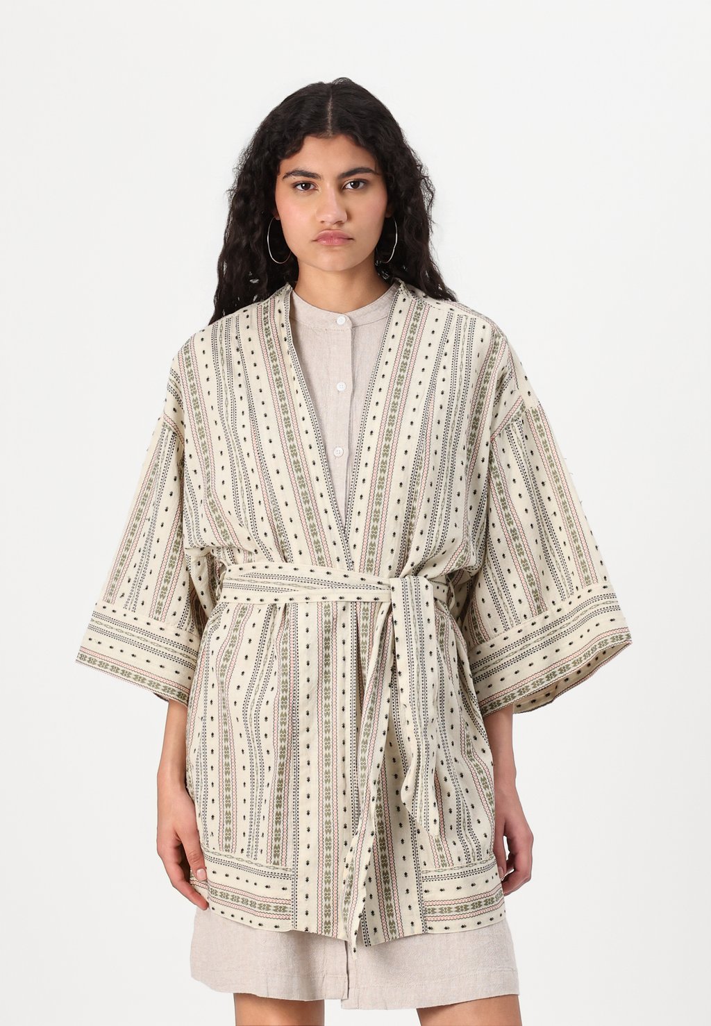 

Легкая куртка VISENSO KIMONO VILA, слоновая кость