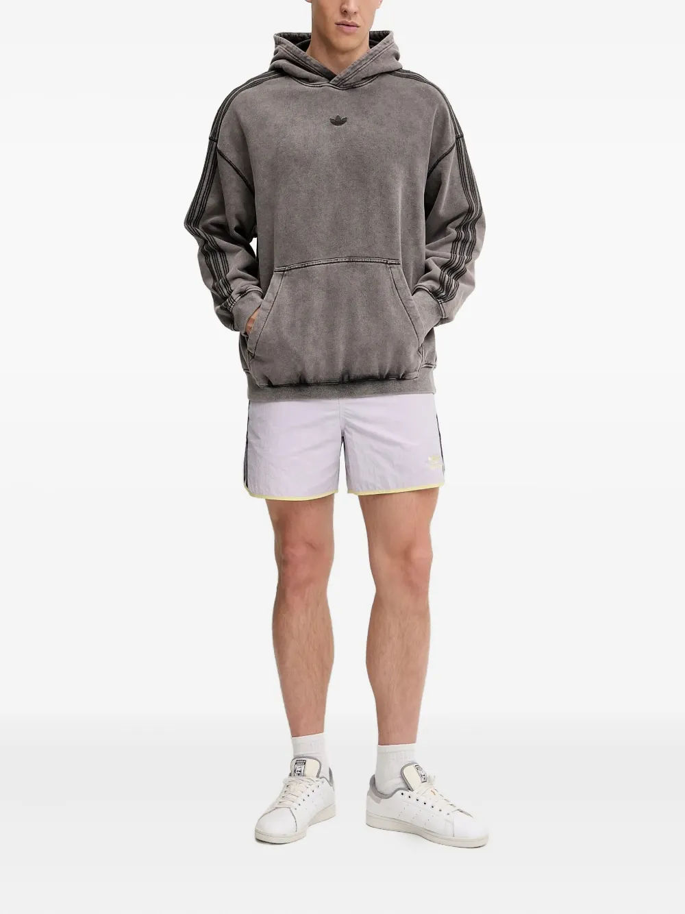

Худи с вышивкой adidas, серый