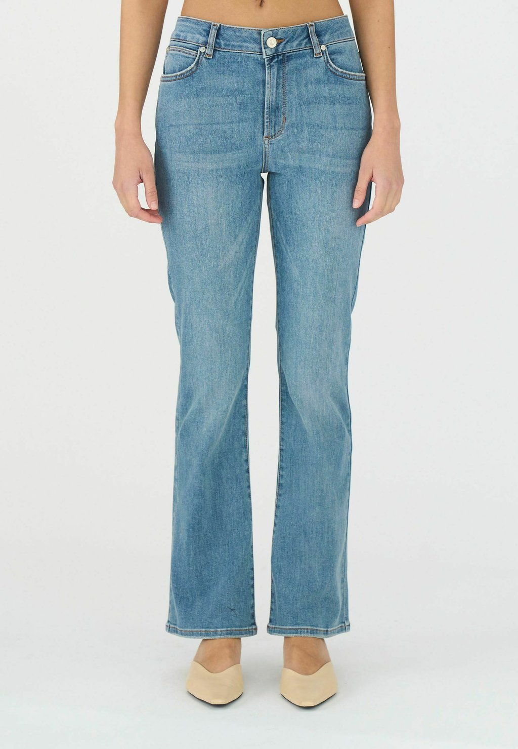 

Расклешенные джинсы JOHANNA KICK WASH SHADWELL Ivy Copenhagen, деним