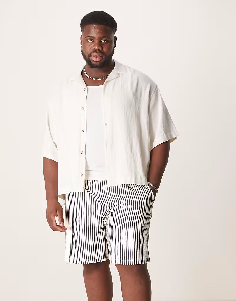 

Широкие укороченные шорты ASOS DESIGN в полоску цвета экрю и темно-синего цвета