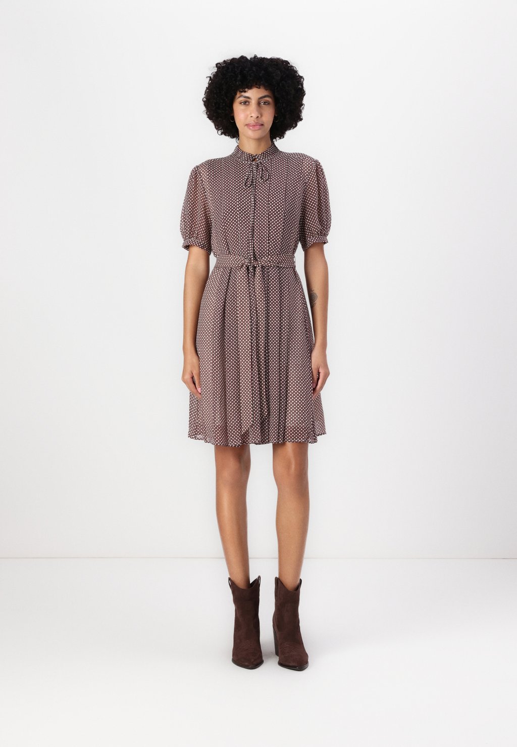 

Повседневное платье RUFFLE PLEAT KNEE DRESS Tommy Hilfiger, темно-синий