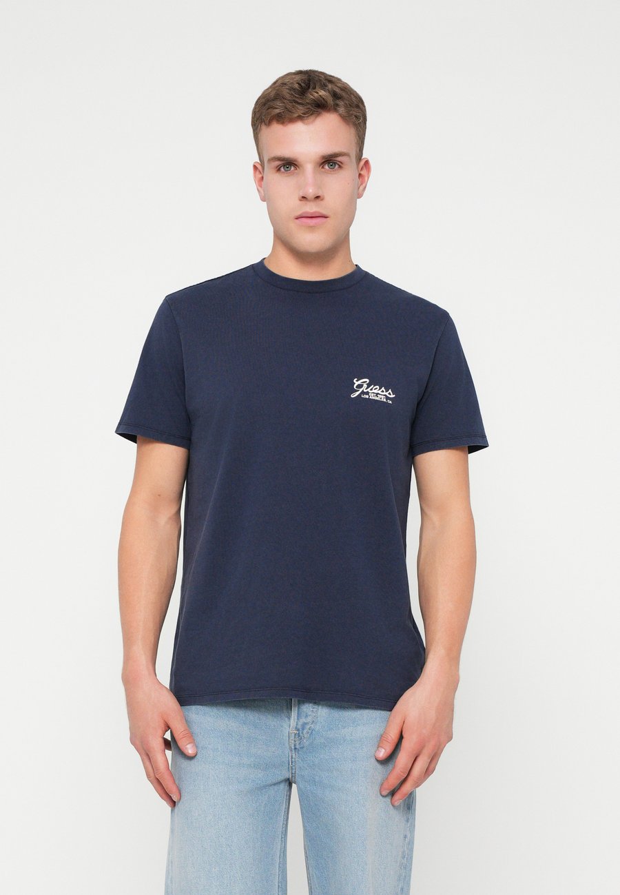 

Футболка Guess SCRIPT LOGO TEE, Smart Blue/Dark Blue