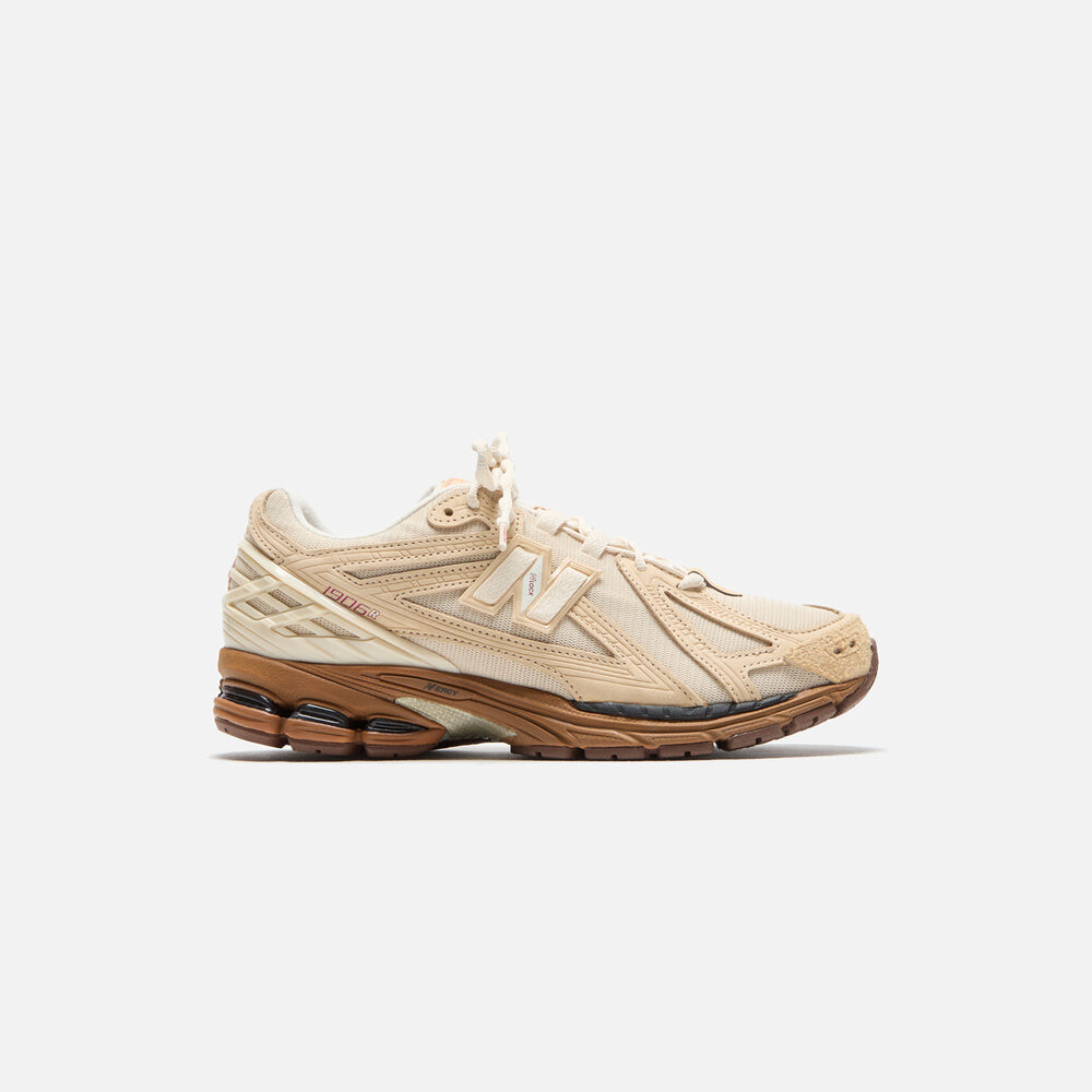 

Кроссовки New Balance 1906R x Randomevent, цвет Dark Moss