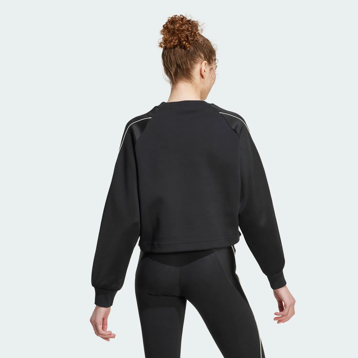 Женский свитшот Stadium 3-Stripes Crewneck от Adidas — фото 2