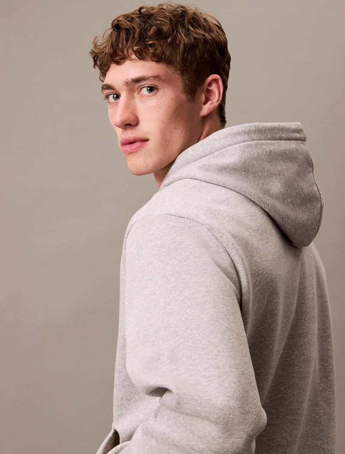Мужская флисовая толстовка с монограммой от Calvin Klein — фото 3