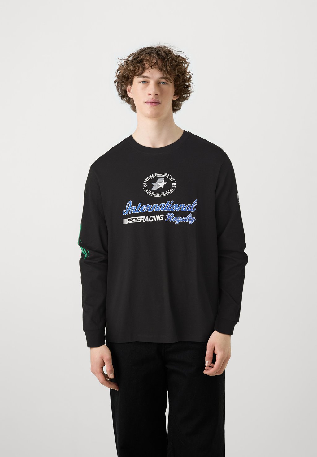 

Топ с длинными рукавами JORPEDAL TEE CREW NECK UNISEX Jack & Jones, черный