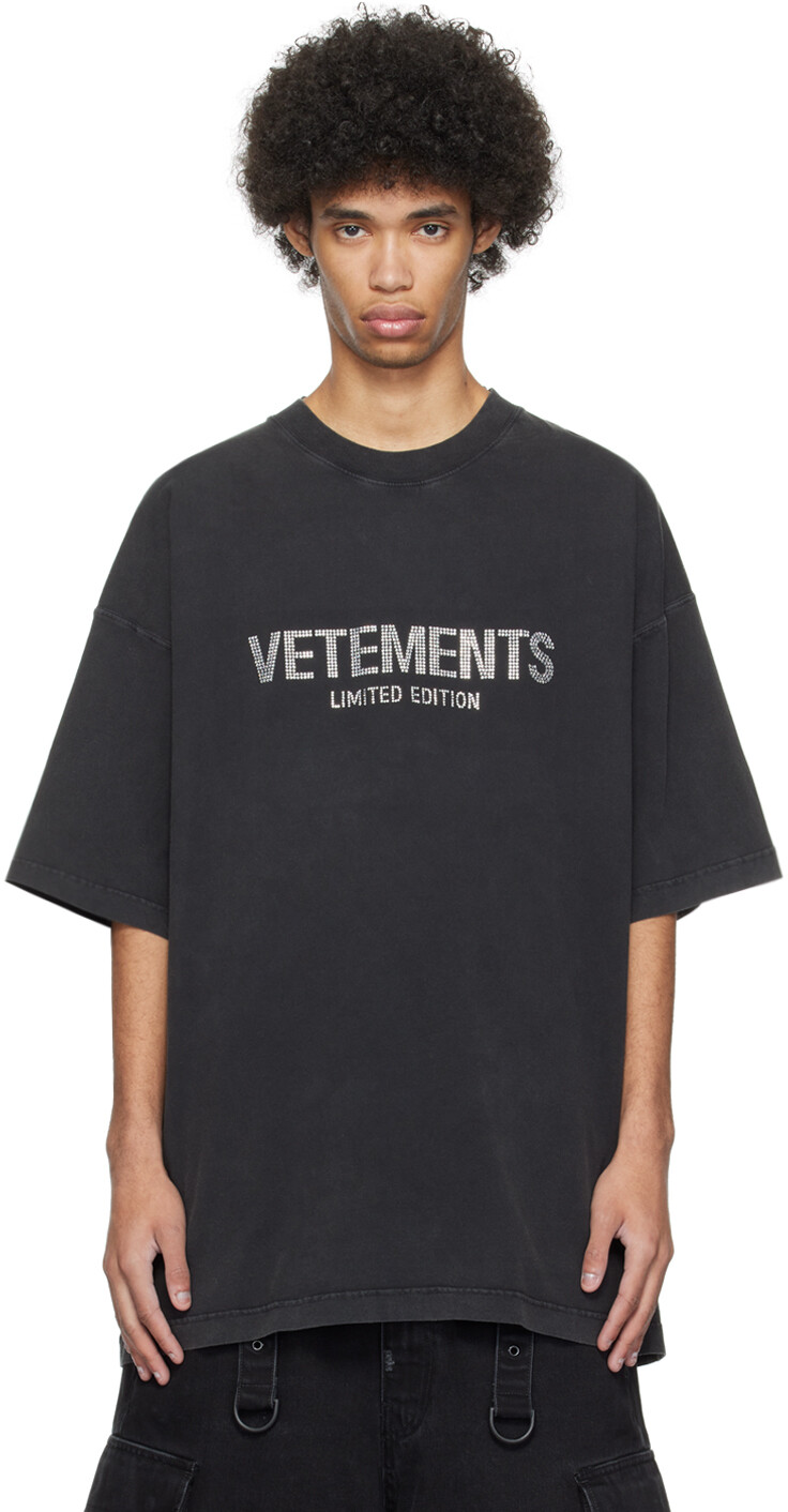 

Черная футболка с кристаллами Vetements