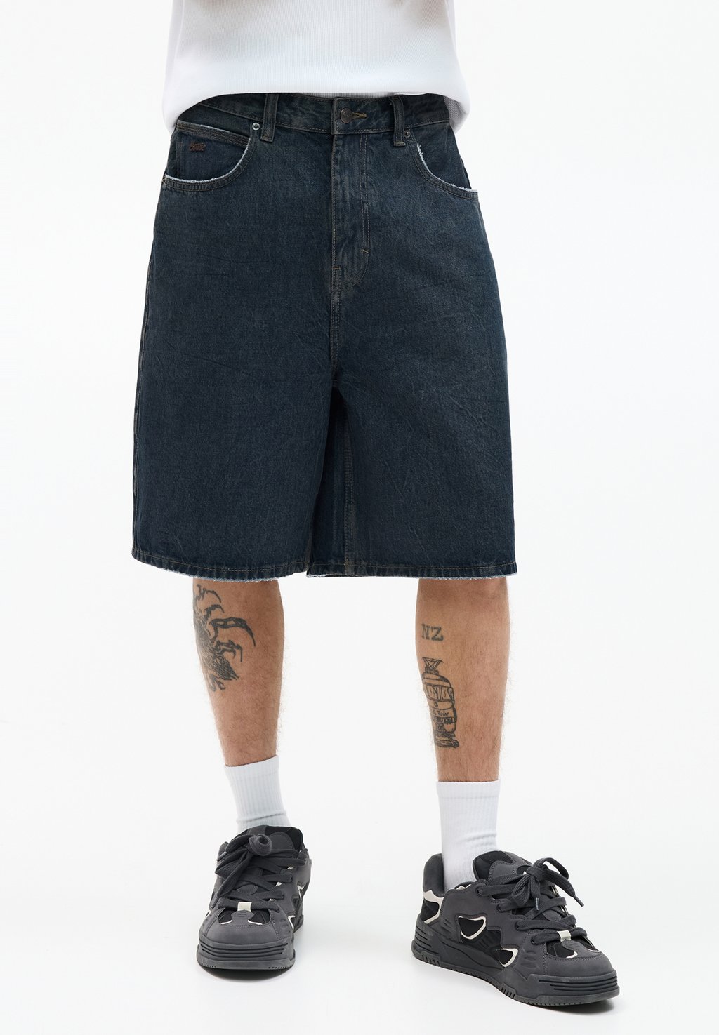 

Джинсовые шорты LOOSE BAGGY- BERMUDA PULL&BEAR, темно-синий