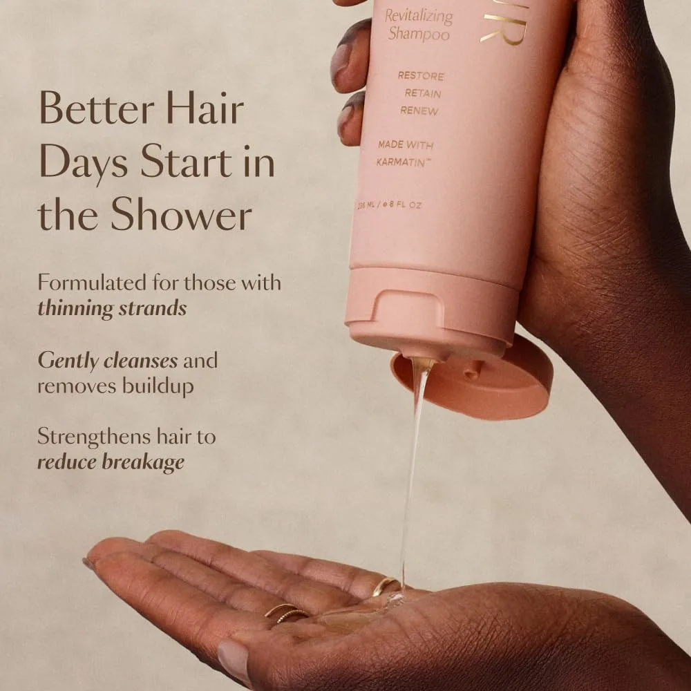 В набор Vegamour The Everyday Kit входят восстанавливающий шампунь и кондиционер GRO, а также сухой шампунь GRO для тонких волос. — фото 3
