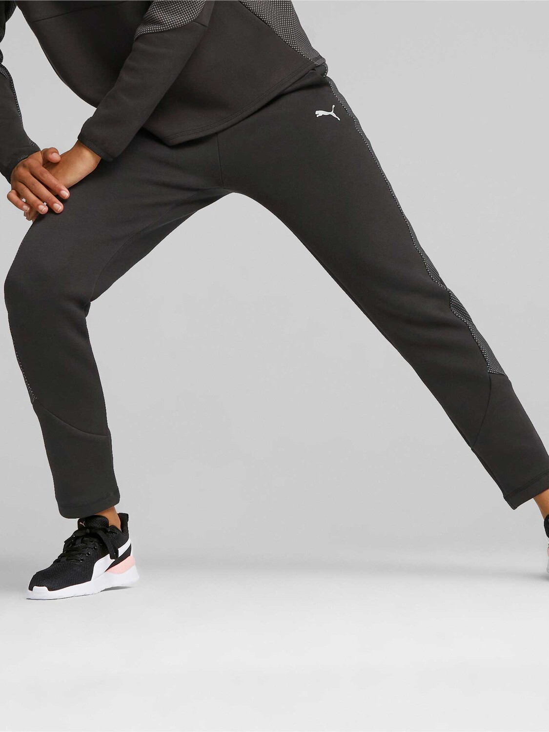 

Спортивные брюки Puma EVOSTRIPE High-Waist Pants, черный