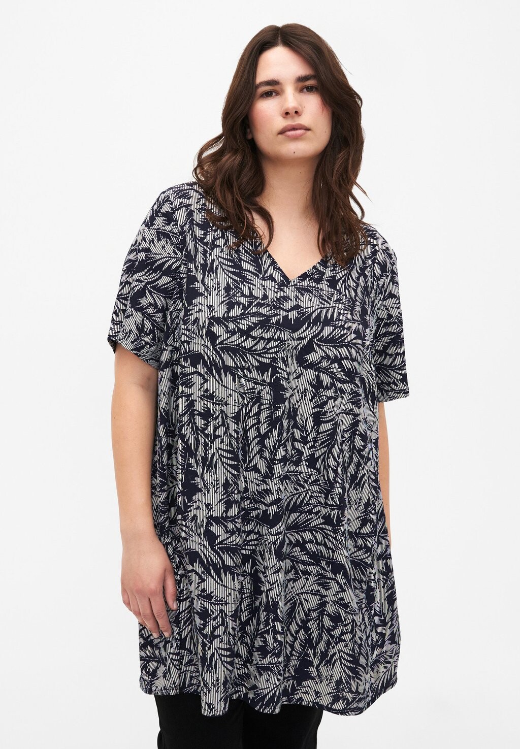 

Туника FLASH MIT V-AUSSCHNITT UND PRINT Zizzi, цвет Mottled Dark Blue