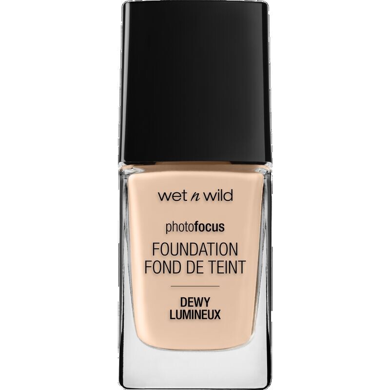 

Photo Focus Foundation Dewy – МЯГКАЯ Слоновая кость wet n wild, 28 ml