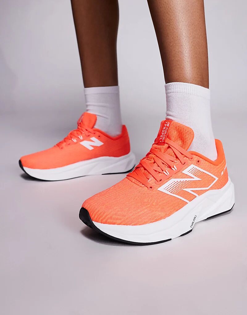 Кроссовки для бега New Balance Propel ярко-красного цвета